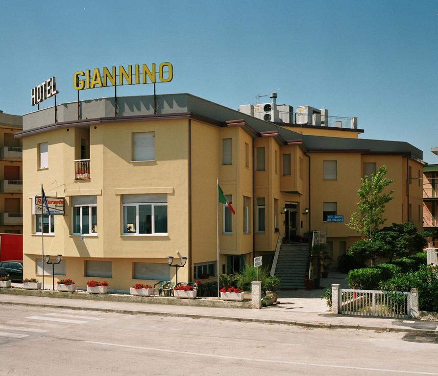 Hotel Giannino Порто-Реканаті Екстер'єр фото