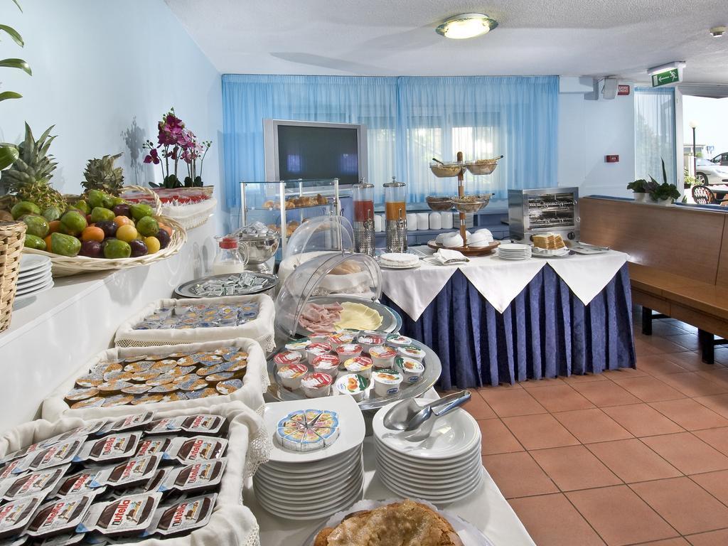 Hotel Giannino Порто-Реканаті Екстер'єр фото