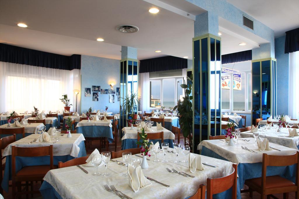 Hotel Giannino Порто-Реканаті Екстер'єр фото